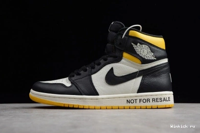 LS 1 MAIZE NO VARSITY AIR JORDAN 0822